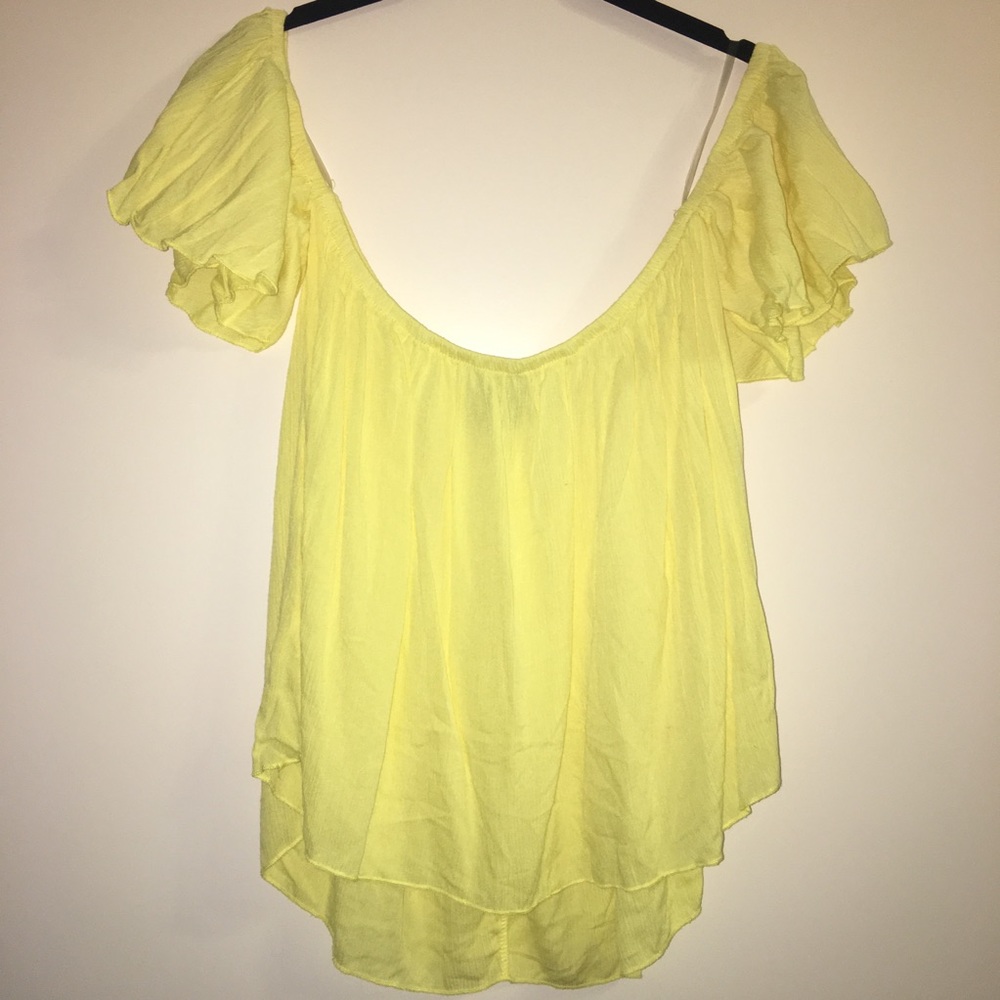 Rue 21 Women’s Yellow Large Hi Lo Top Ruffles